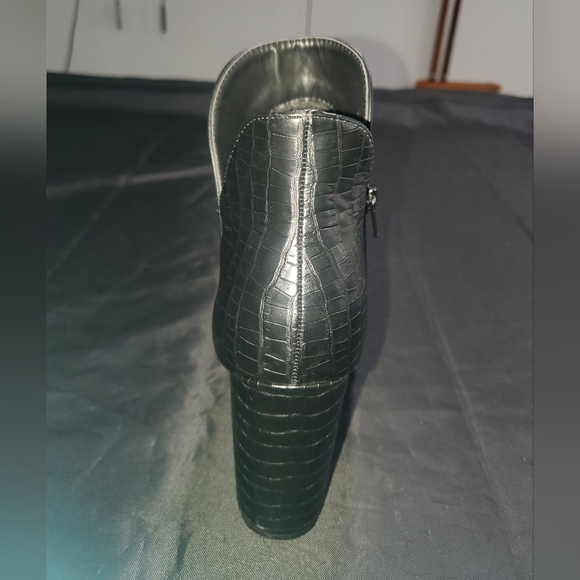 These are Qupid brand shoes. Size 8 - Picture 8 of 8